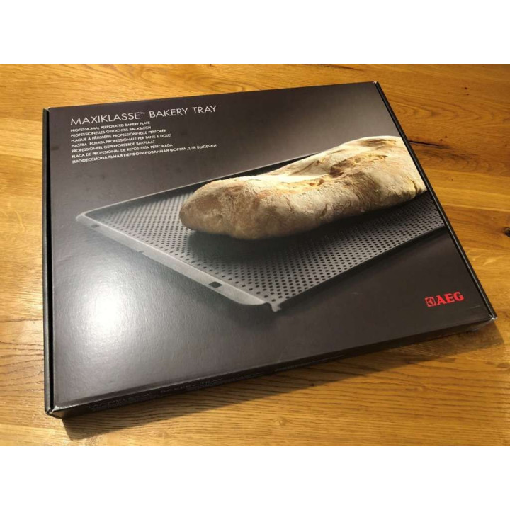 ПЕРФОРИРАНА ТАВА ЗА ПЕЧЕНЕ НА AEG MAXIKLASSE™