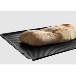 ПЕРФОРИРАНА ТАВА ЗА ПЕЧЕНЕ НА AEG MAXIKLASSE™